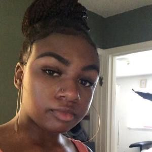 Meet your Posher, Myra